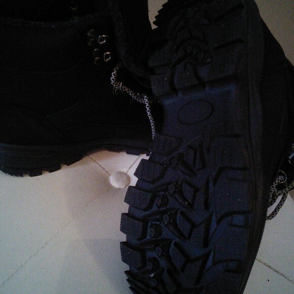 Designer winter  boots best qualety natural protection inside most new size 9 go - Picture 2 of 3